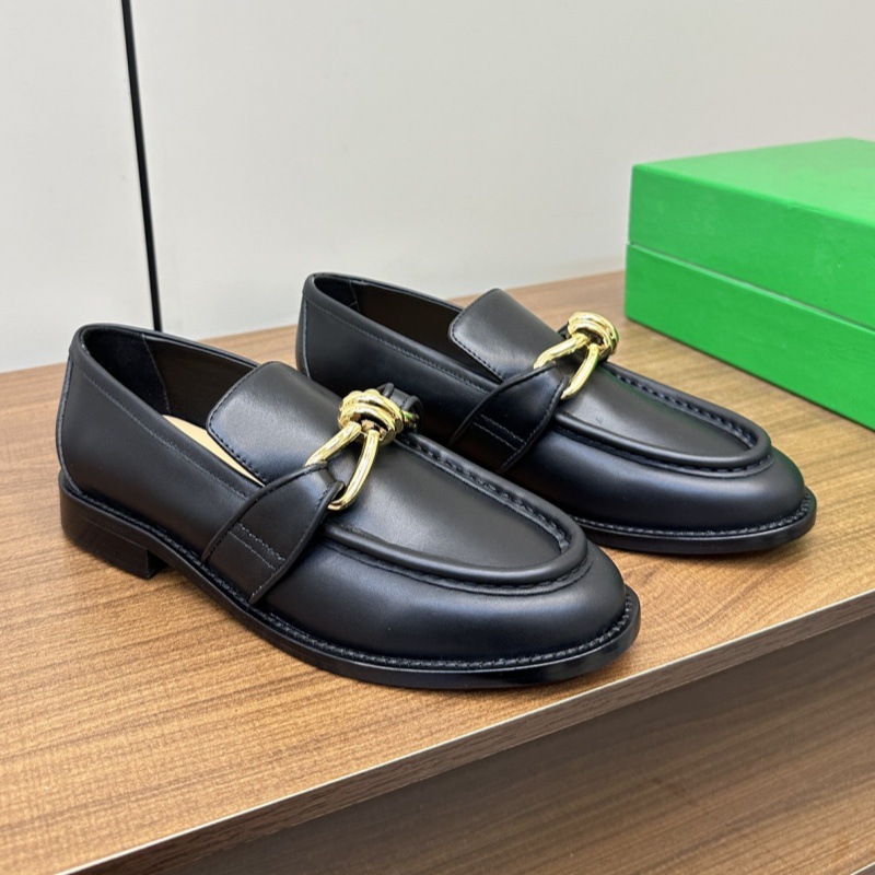 Men Shoes Elegant - 2026 Neue Damen-Loafer mit Metallknoten, Einzelschuhe